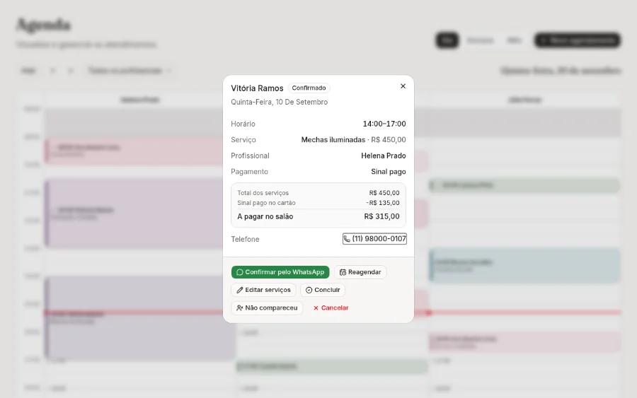 Detalhe de um agendamento com total de R$ 450,00, sinal de R$ 135,00 pago no cartão e R$ 315,00 a pagar no salão